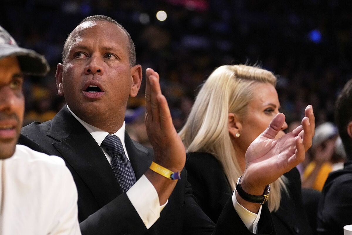 Alex Rodríguez revive una hazaña con los Yankees de 2007, mientras aconseja entrenar los fundamentos del juego