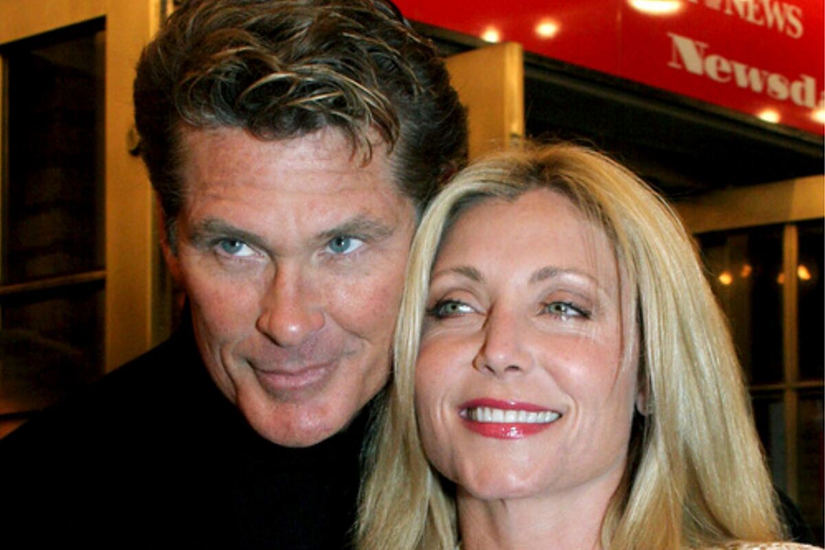 David Hasselhoff dejó solas a sus hijas y no acudió al funeral de su exesposa Pamela Bach tras su impactante suicidio