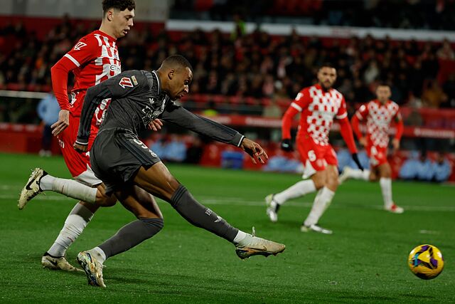 Kylian Mbapp anot uno de los goles con los que el Real Madrid derrot 3-0 al Girona en la primera vuelta.