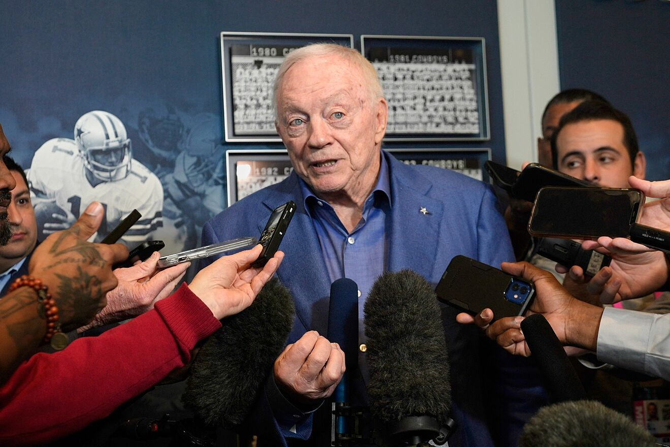 Jerry Jones anunci la reestructura de los contratos de Dak Prescott...