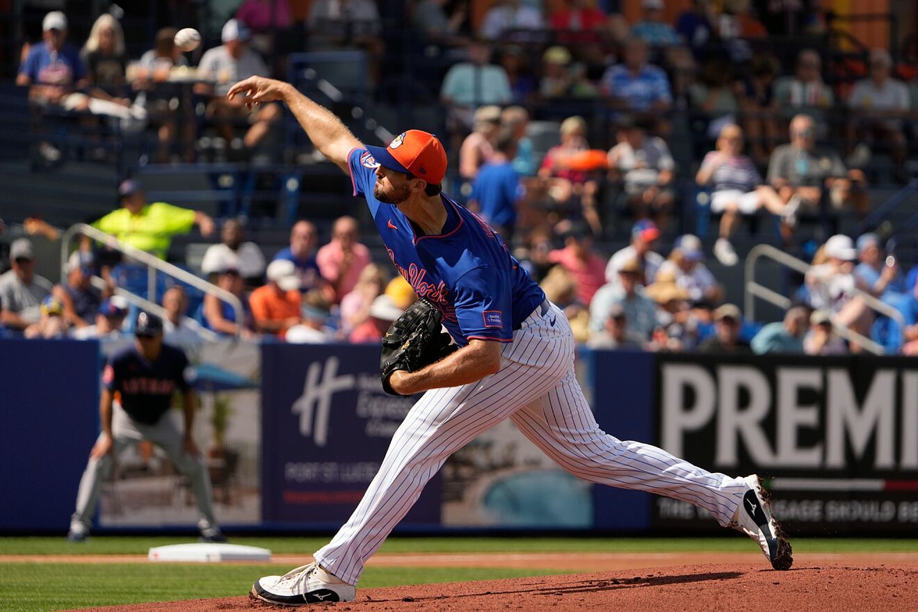 Clay Holmes ha tenido una buena adaptacin como abridor con los Mets.