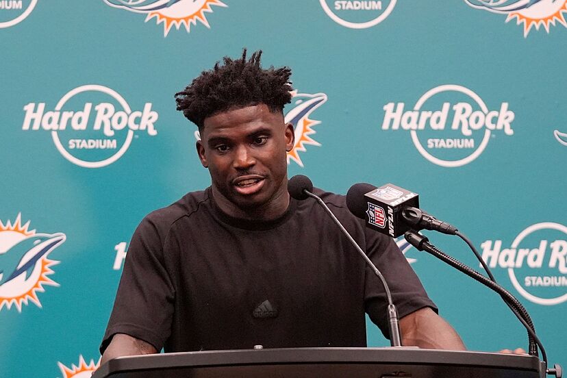 Tyreek Hill es acusado por supuesta violencia domestica por su esposa y le  solicitan el divorcio | Marcausa