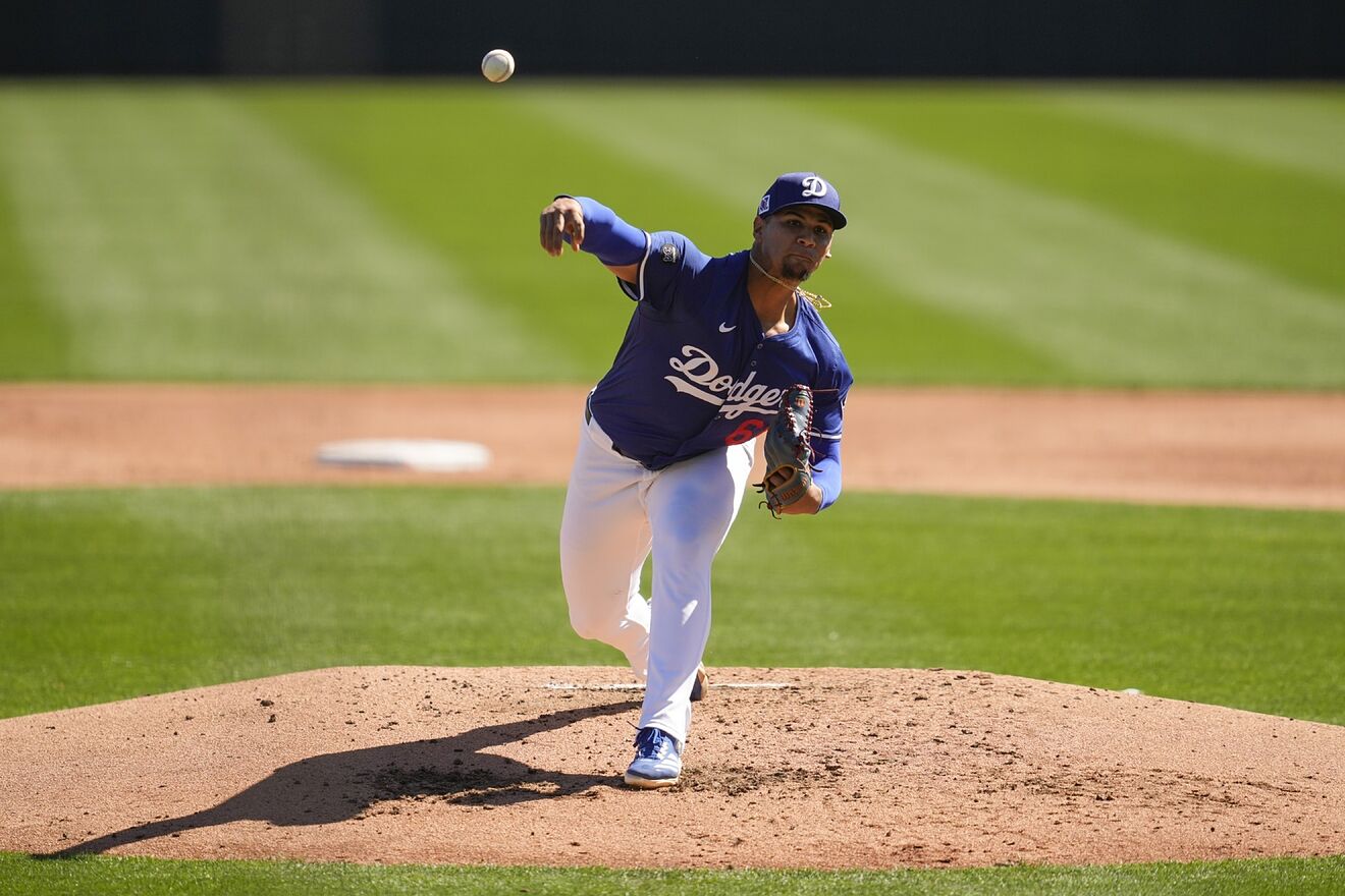 El piticher novato Edgardo Henrquez durante el Spring Training.