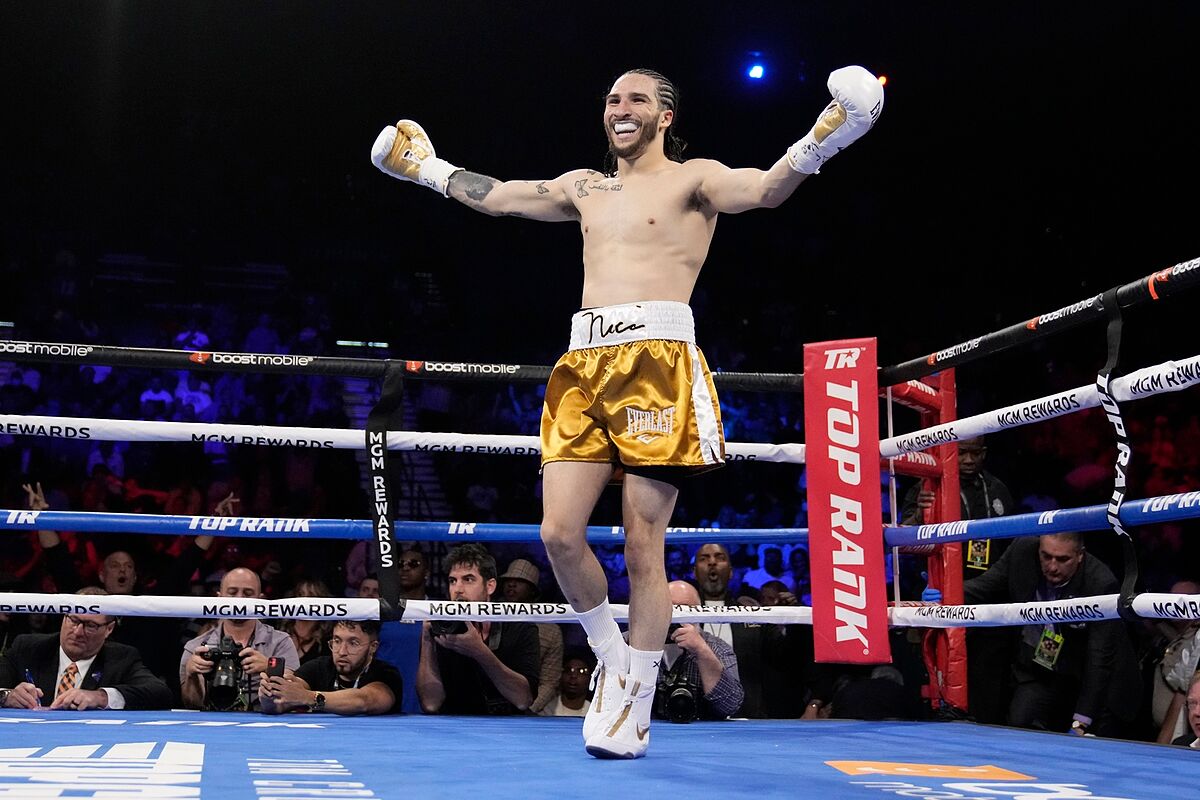 El nieto de Muhammad Ali, Nico Ali Walsh, ya no está desolado y celebra su nueva victoria con un enemigo de su abuelo