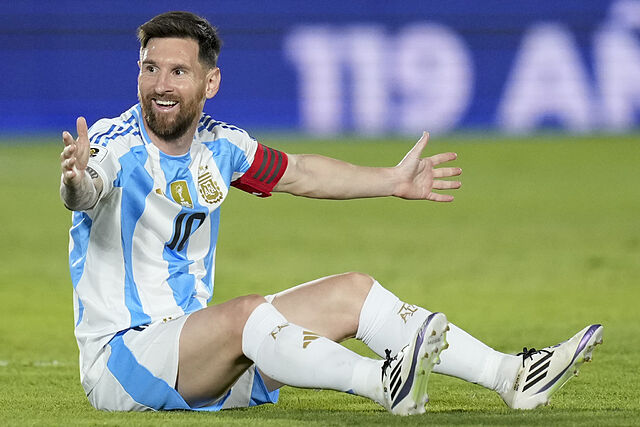 Argentina's Lionel lt;HIT gt;Messi lt;/HIT gt; reacts during a qualifying soccer match for the FIFA World Cup 2026 against Paraguay in Asuncion, Paraguay, Thursday, Nov. 14, 2024. (AP Photo/Jorge Saenz)