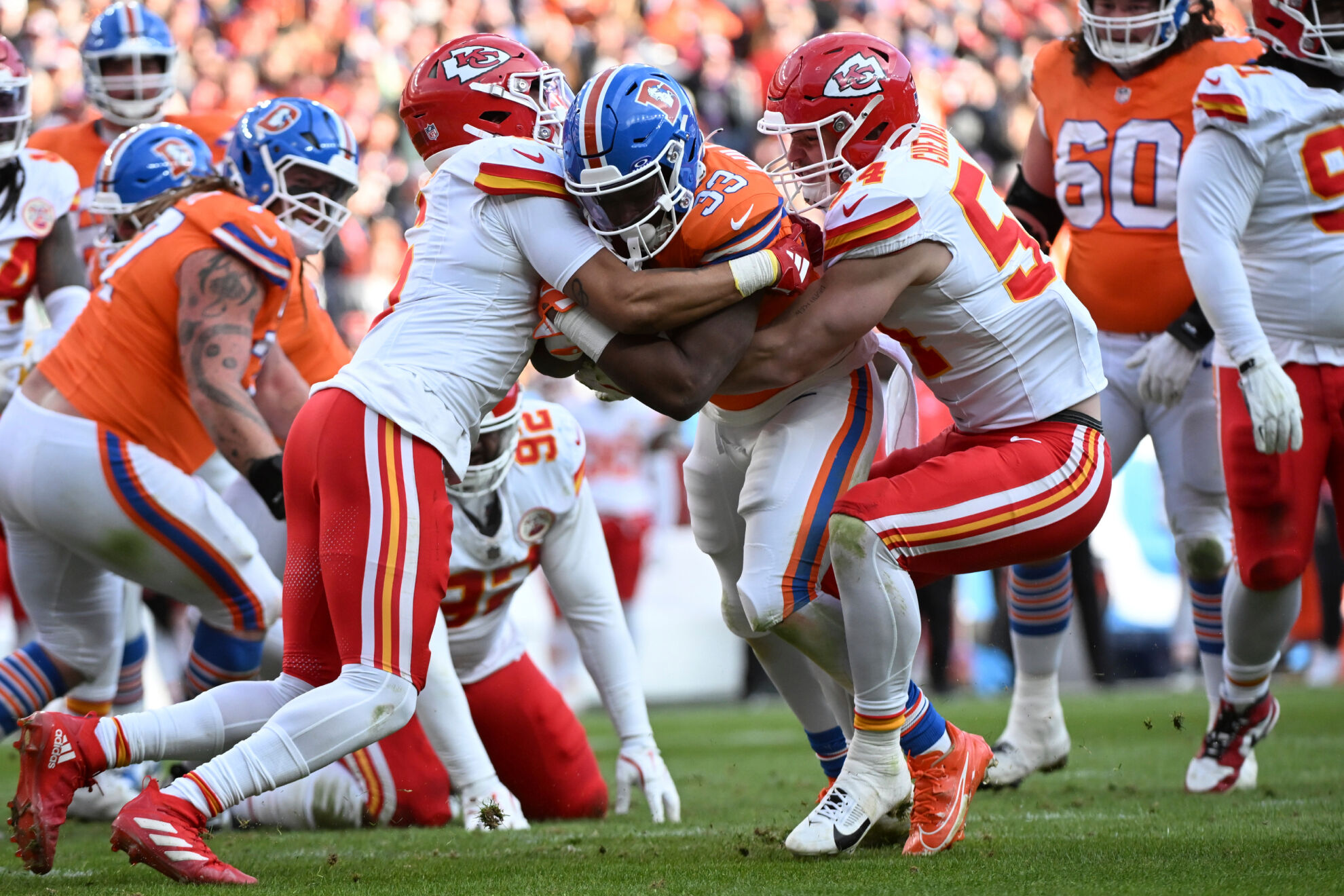 Impresionante paliza de Denver a unos dbiles suplentes de Kansas City.